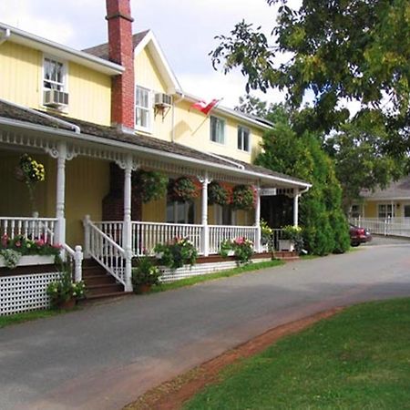 Shining Waters Country Inn Кавендиш Экстерьер фото
