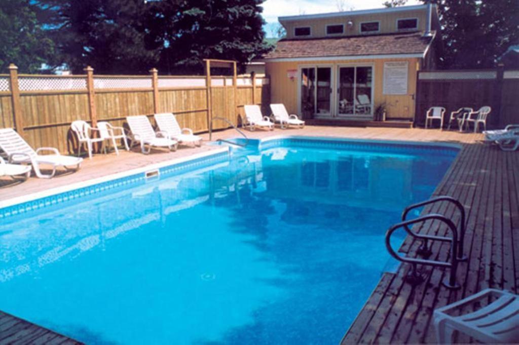 Shining Waters Country Inn Кавендиш Экстерьер фото