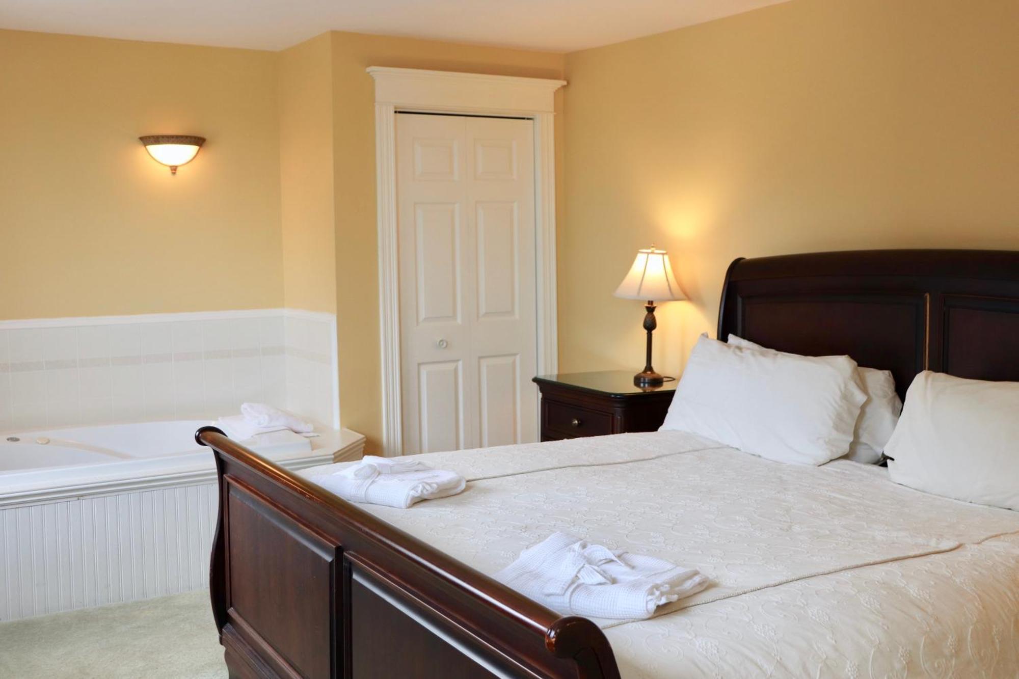 Shining Waters Country Inn Кавендиш Экстерьер фото