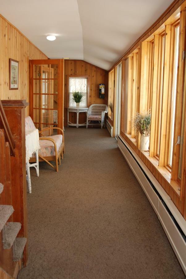 Shining Waters Country Inn Кавендиш Экстерьер фото